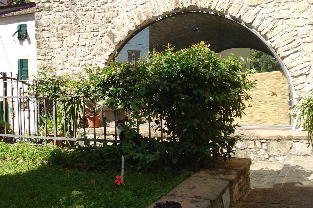 La Campana D'Oro Hotel Beverino Exterior foto